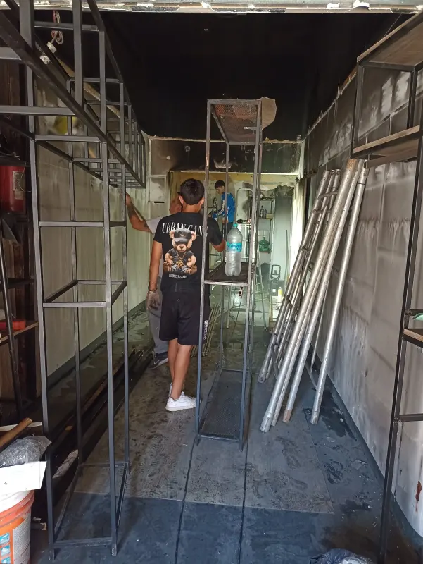 Remodelación comercial post-incendio, foto 3