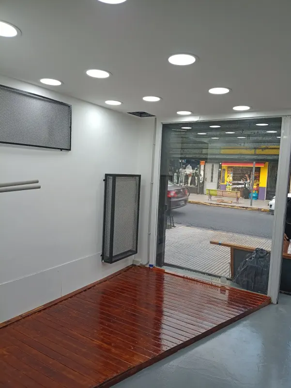 Remodelación comercial post-incendio